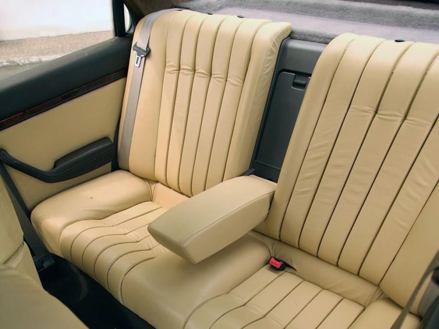  Peugeot 405 Coupe Concept by Heuliez 1988 года  (фото 2 из 4)